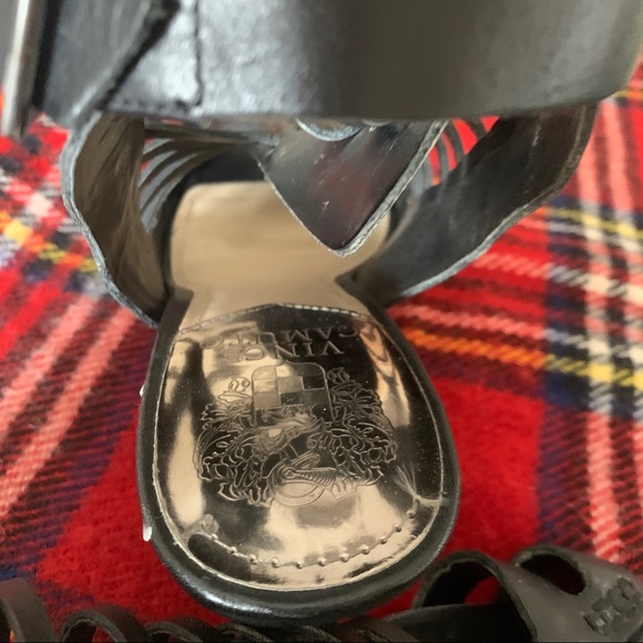 Vince Camuto open toe black fun - Picture 2 of 4